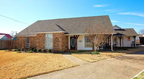 610 Azalea Ct, Forney, TX 75126