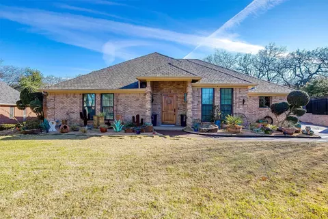 112 Silver Ridge Ct, Burleson, TX 76028