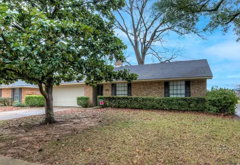 8645 Chalmette Dr, Shreveport, LA 71115