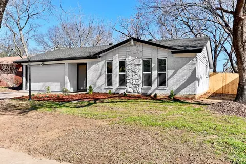2202 Laurel Oaks Dr, Irving, TX 75060