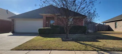 1200 Sierra Blanca Dr, Burleson, TX 76028