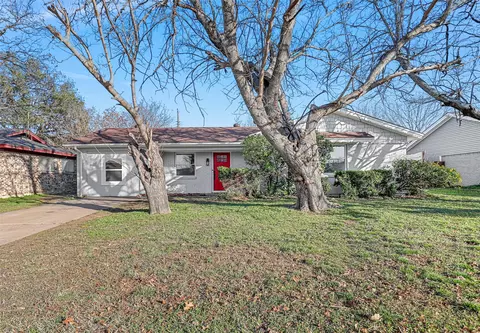 820 Bridle Ave, White Settlement, TX 76108