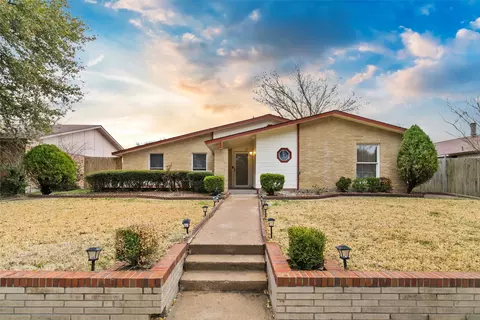 2810 Dove Meadow Dr, Garland, TX 75043