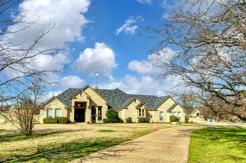101 Matador Ct, Fort Worth, TX 76108