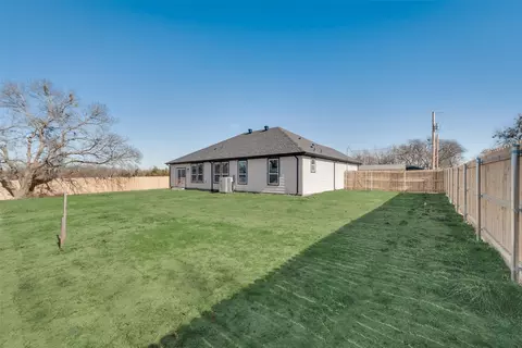 101 N Cedar St, Celeste, TX 75423 photo 33