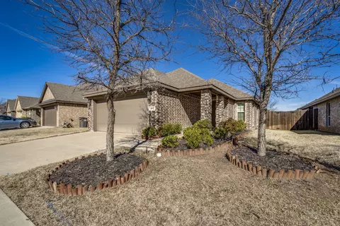 107 Morgan Dr, Red Oak, TX 75154