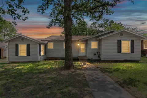 2325 Halbert St, Fort Worth, TX 76112