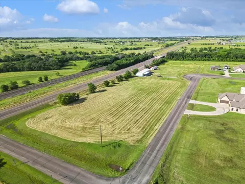 5060 Austin Cir, Sanger, TX 76266