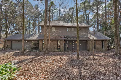 2095 Woodlake Dr, Benton, LA 71006