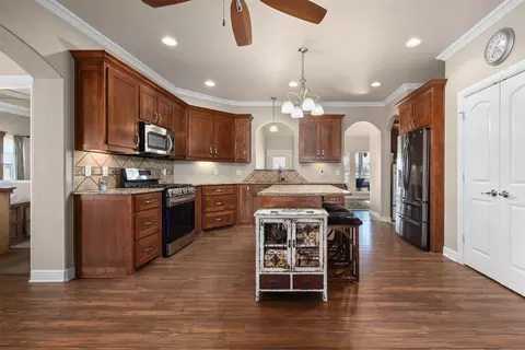 Kitchen - 2521 Brannon Ln, Perrin, TX 76486 photo 1 of 3