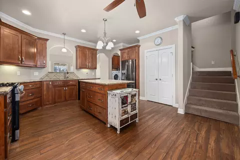 Kitchen - 2521 Brannon Ln, Perrin, TX 76486 photo 2 of 3