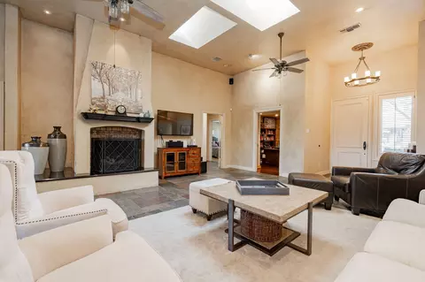 10027 Silvertree Dr, Dallas, TX 75243