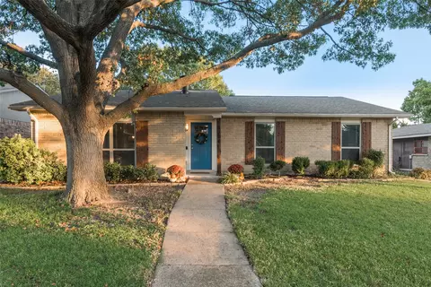 8504 Van Pelt Dr, Dallas, TX 75228