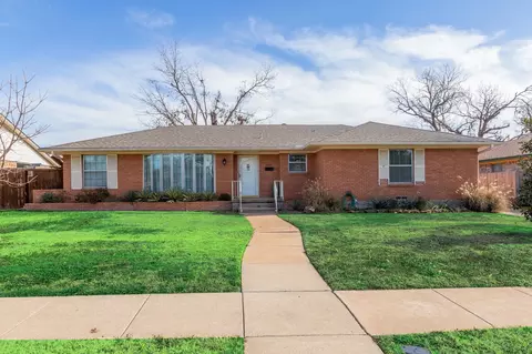 2110 Ridgecrest Dr, Garland, TX 75041