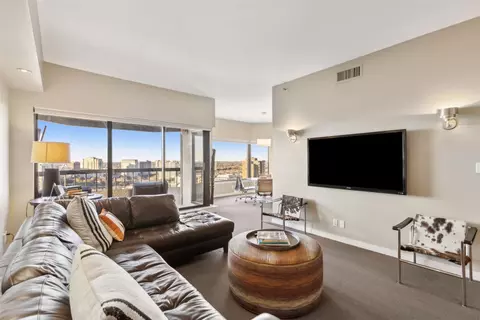 3030 Mckinney Ave #2204, Dallas, TX 75204