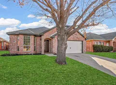 6932 Indiana Ave, Fort Worth, TX 76137