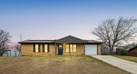 2584 Cattlebaron Dr, Fort Worth, TX 76108