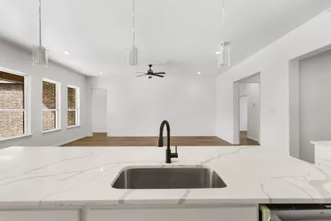 425 Eagle Pass Ct, Combine, TX 75159 photo 6