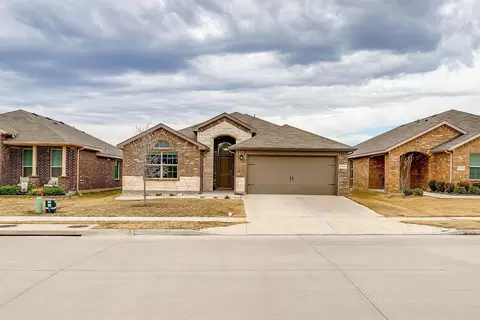 9117 Doverglen Dr, Fort Worth, TX 76131