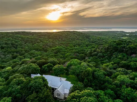 1665 W Belt Line Rd, Cedar Hill, TX 75104