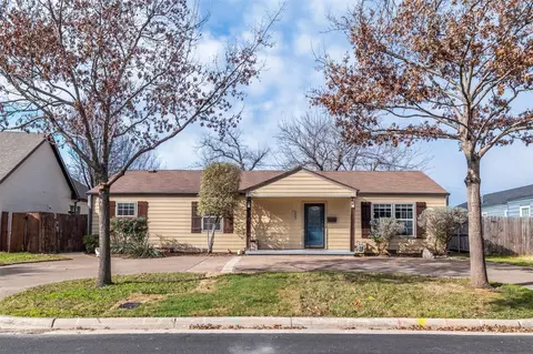 865 Edgefield Rd, Fort Worth, TX 76107
