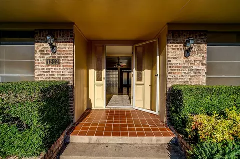 1812 Calais Rd, Fort Worth, TX 76116
