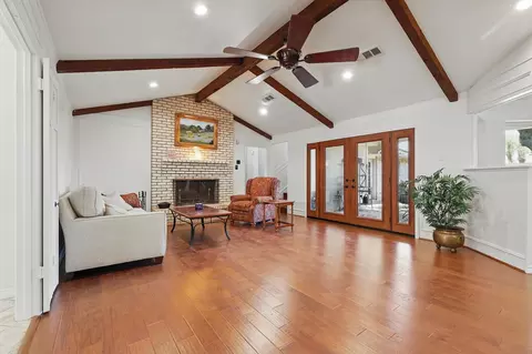 3824 Valley Lawn Pl, Dallas, TX 75229