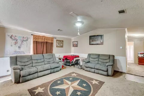 8324 Mckinney Ln, Joshua, TX 76058
