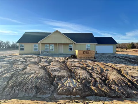 1033 Hereford Dr, Springtown, TX 76082