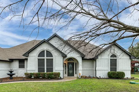 1220 W Cleburne St, Crowley, TX 76036