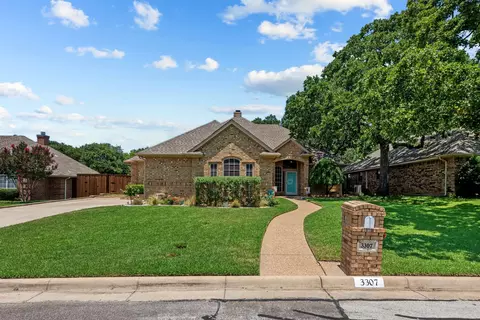 3307 Tiverton Ct, Arlington, TX 76001