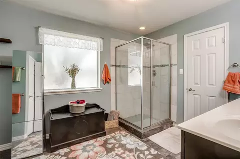 Bath - 1721 Vista Ridge Dr W, Midlothian, TX 76065 photo 1 of 3