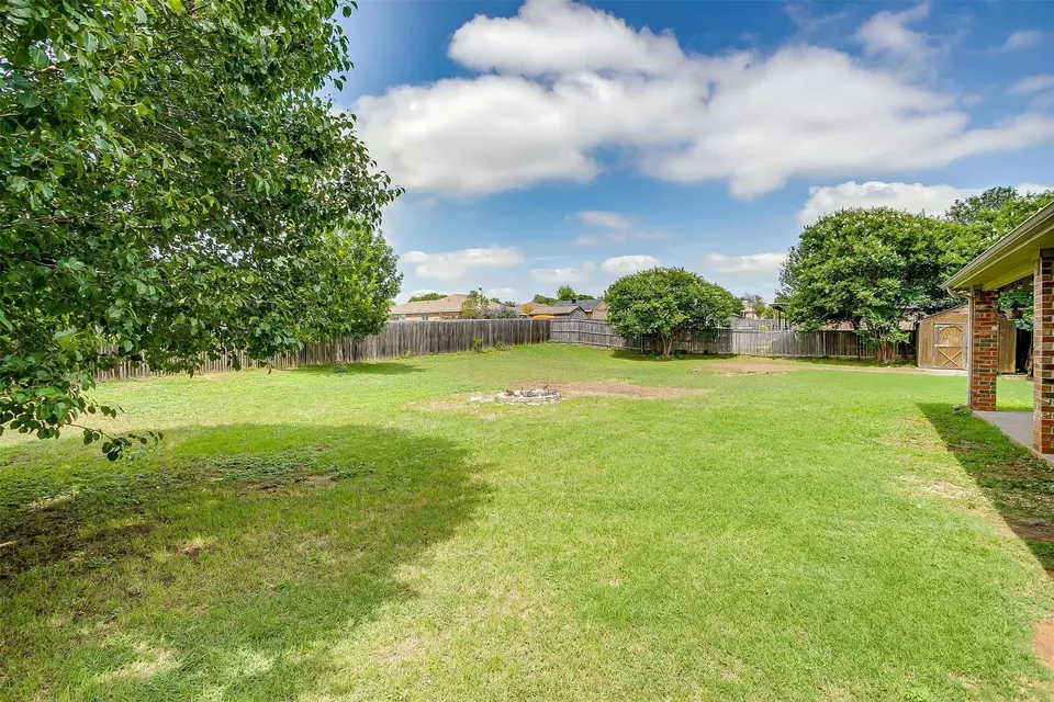 Exterior - 1721 Vista Ridge Dr W, Midlothian, TX 76065 photo 8 of 11
