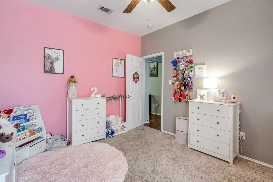 Bedroom - 1721 Vista Ridge Dr W, Midlothian, TX 76065 photo 4 of 4