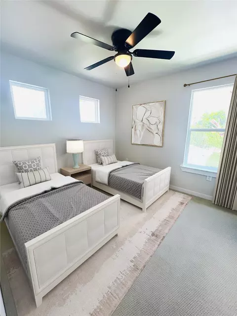 Bedroom - 1010 Elmore Ave, Dallas, TX 75216 photo 2 of 4