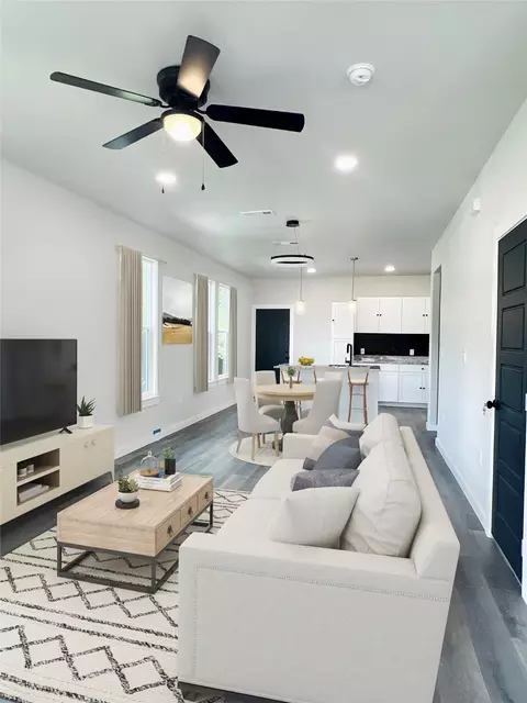 Living - 1010 Elmore Ave, Dallas, TX 75216 photo 1 of 1