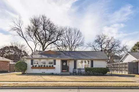 10104 Lakemere Dr, Dallas, TX 75238