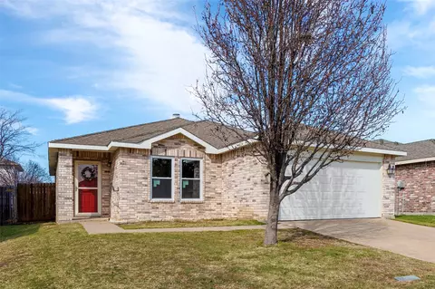 5205 Royal Burgess Dr, Fort Worth, TX 76135