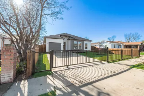 8002 S Nassau Cir, Dallas, TX 75217
