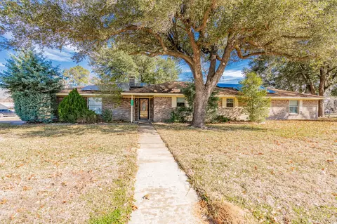 301 Lakeway Blvd, Tool, TX 75143