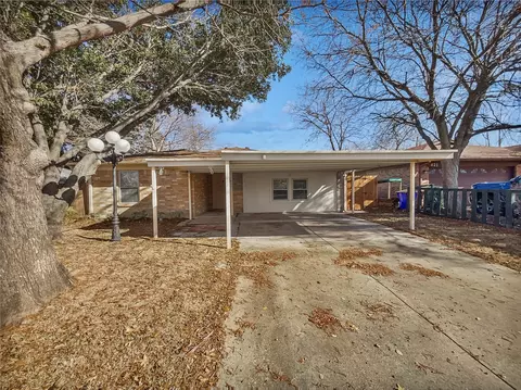 417 Allencrest Dr, White Settlement, TX 76108