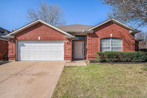 5705 Frio Dr, Haltom City, TX 76137