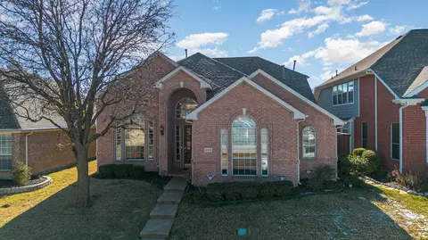 8915 Lakewood Dr, Irving, TX 75063