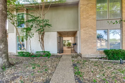 9820 Amberton Pkwy, Dallas, TX 75243