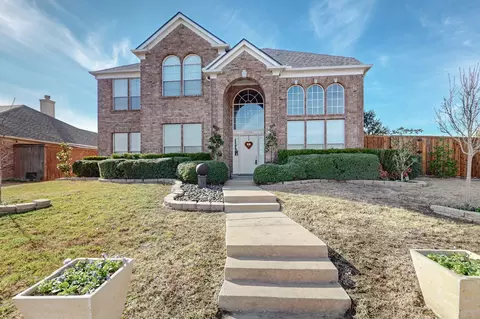 1300 Edinboro Ln, Carrollton, TX 75006