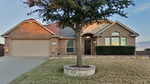 1102 Yorkshire Dr, Glenn Heights, TX 75154