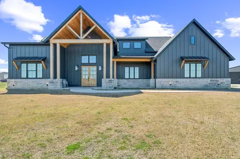 170 Dollie Rd, Grandview, TX 76050