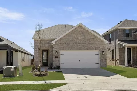 604 Waterhouse Lake Dr, Anna, TX 75409