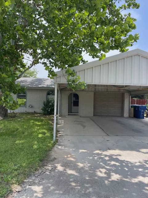 100 Laguna Vista Ct, Chico, TX 76431