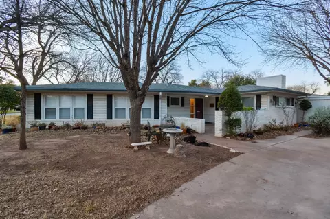 882 S Leggett Dr, Abilene, TX 79605